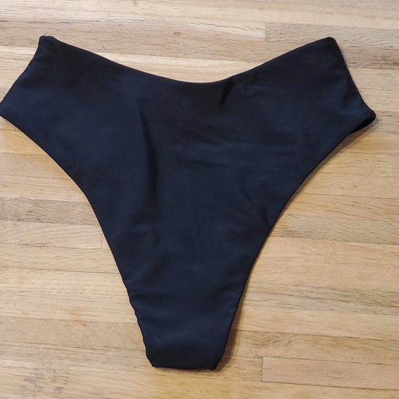 Cheeky bikini bottom - Picture 2 of 3